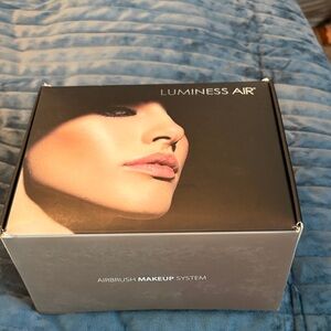 Luminess Air Airbrush Makeup System – New Open Box – Never Used – Complete Set